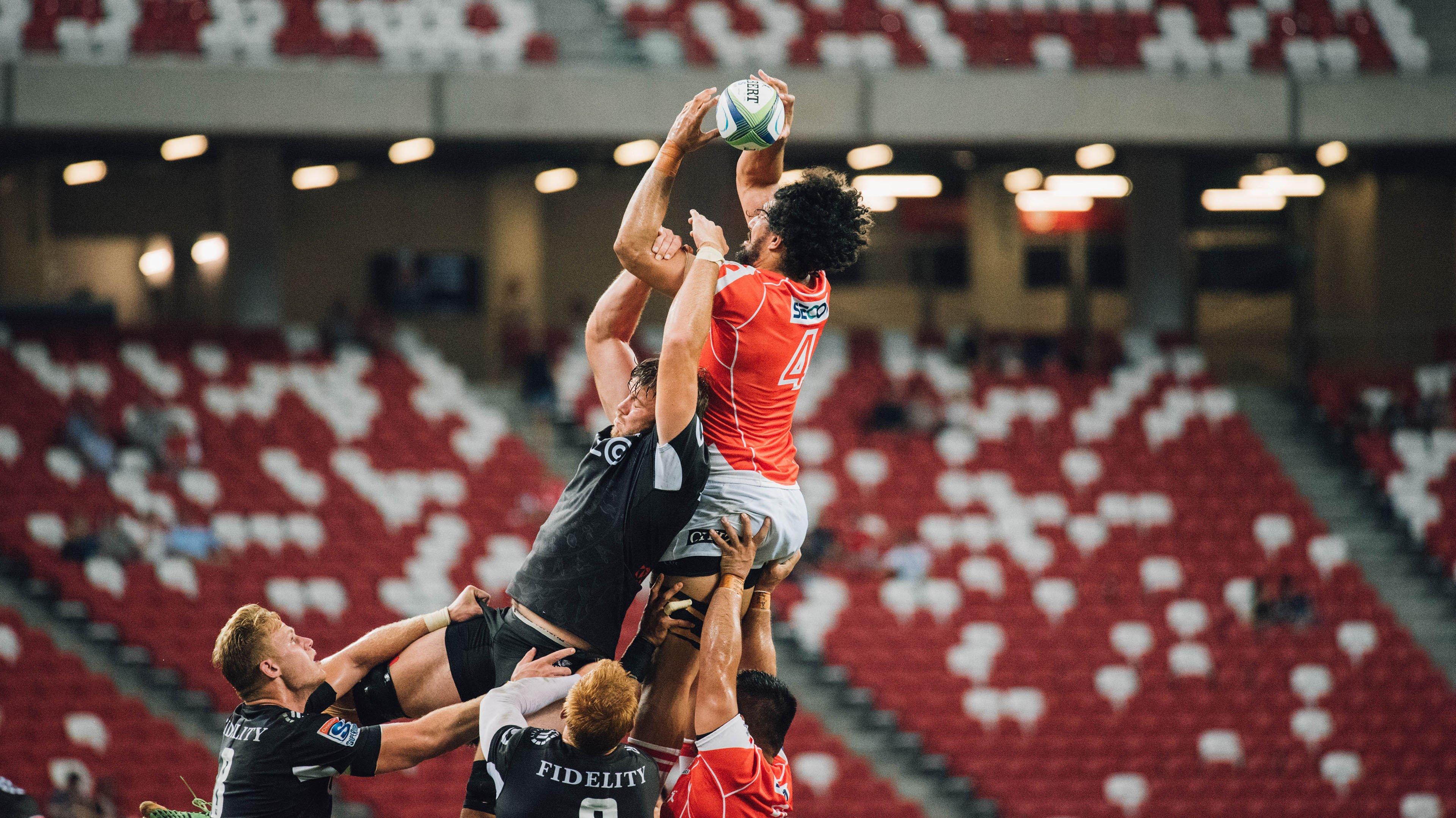 传奇驾临!皮蓬现身德国杯决赛引轰动,球迷沸腾见证历史时刻