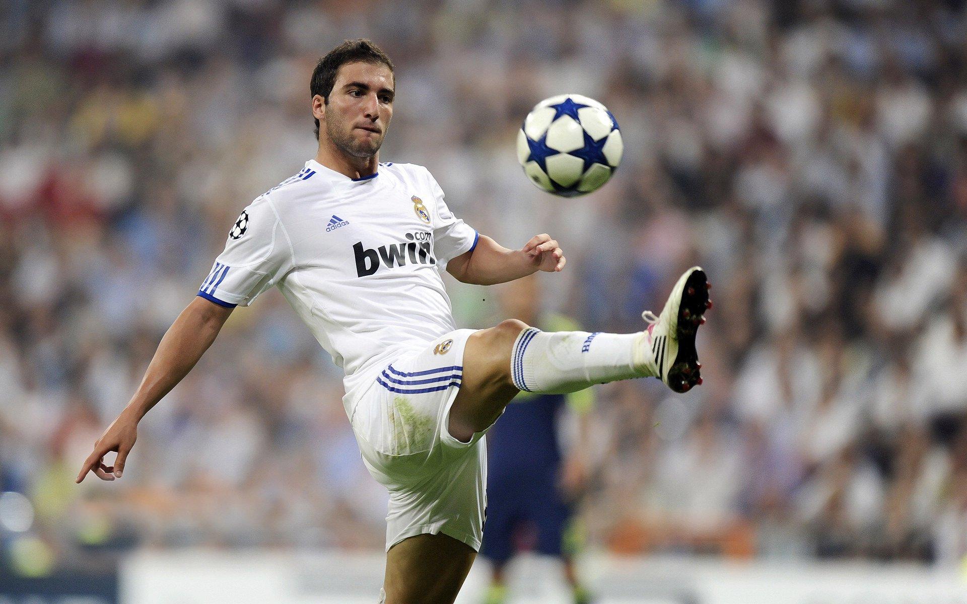 韦德拉奥果深情告别沙尔克，青春与成长皆镌刻蓝白印记