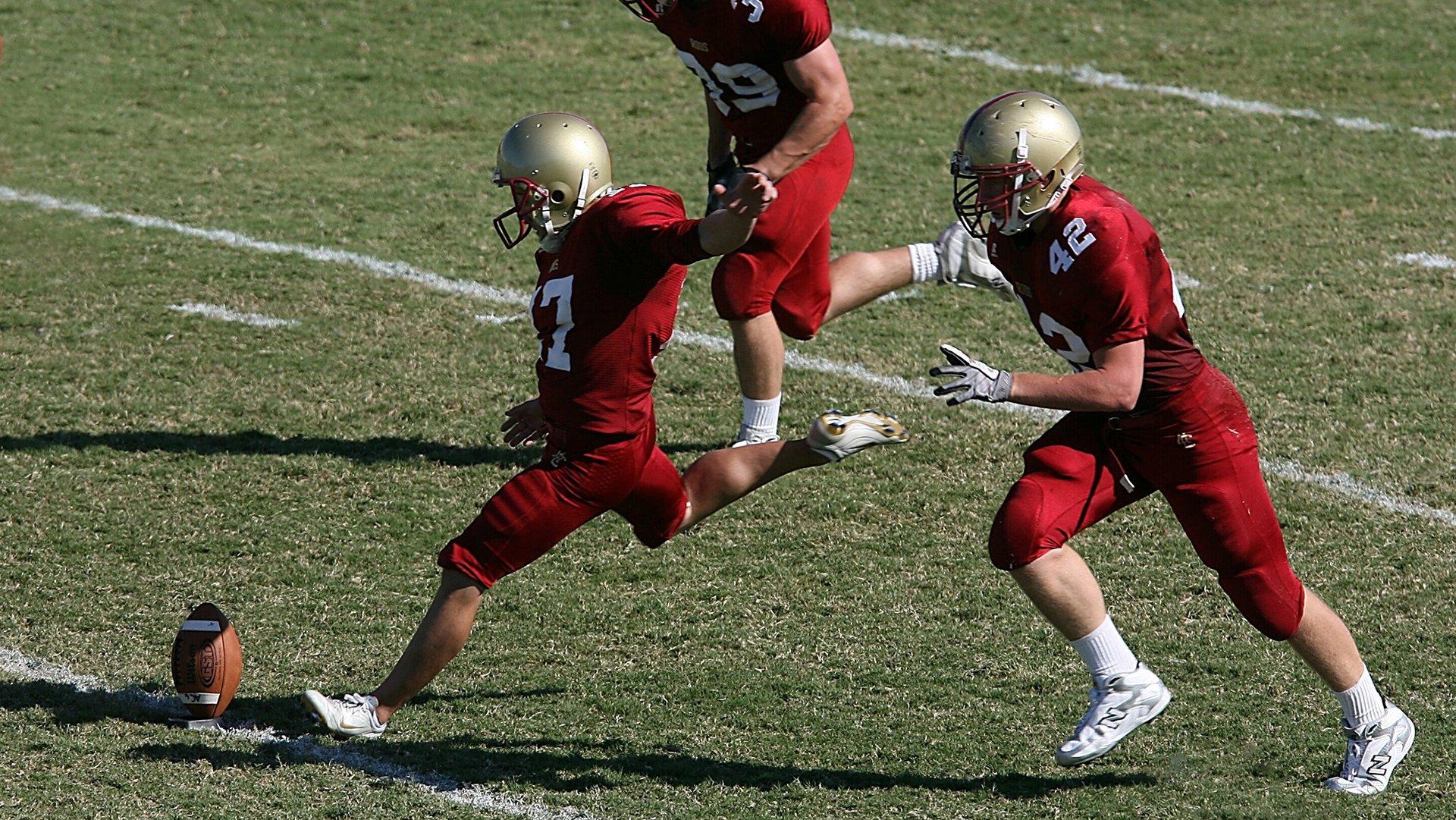 小学生有钱了?库里有意合资收购NFL家乡球队